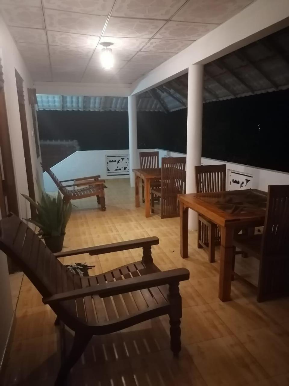 Malika Homestay Мидигама-Ист Экстерьер фото